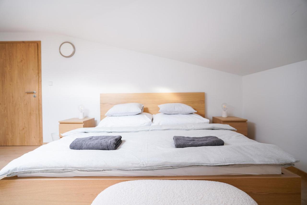 The Dante Villa Apartments Прага Екстер'єр фото