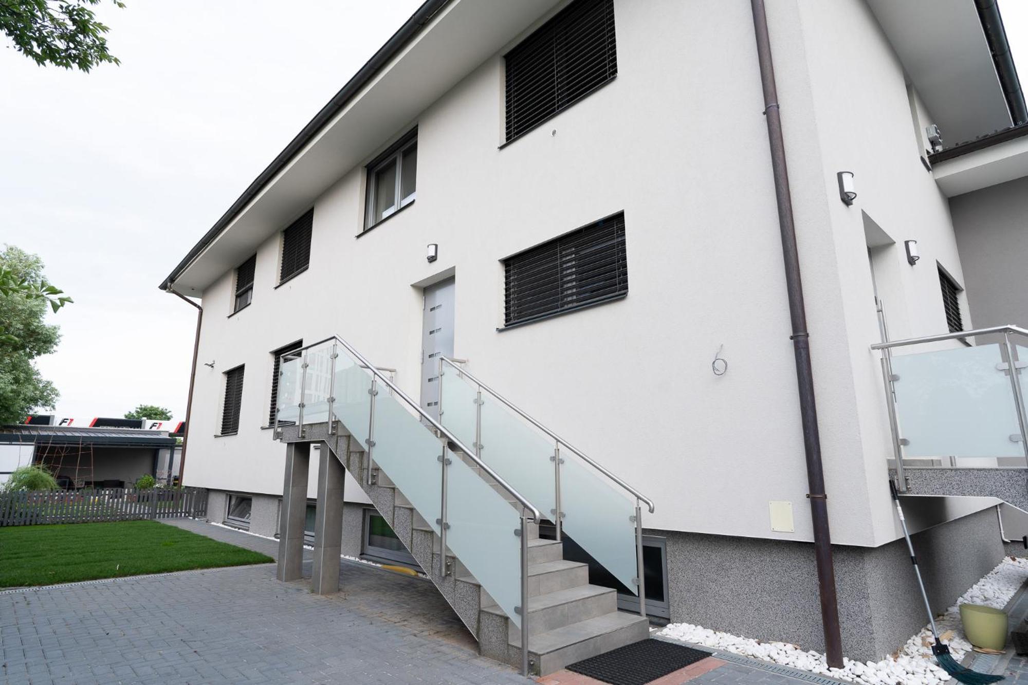 The Dante Villa Apartments Прага Екстер'єр фото